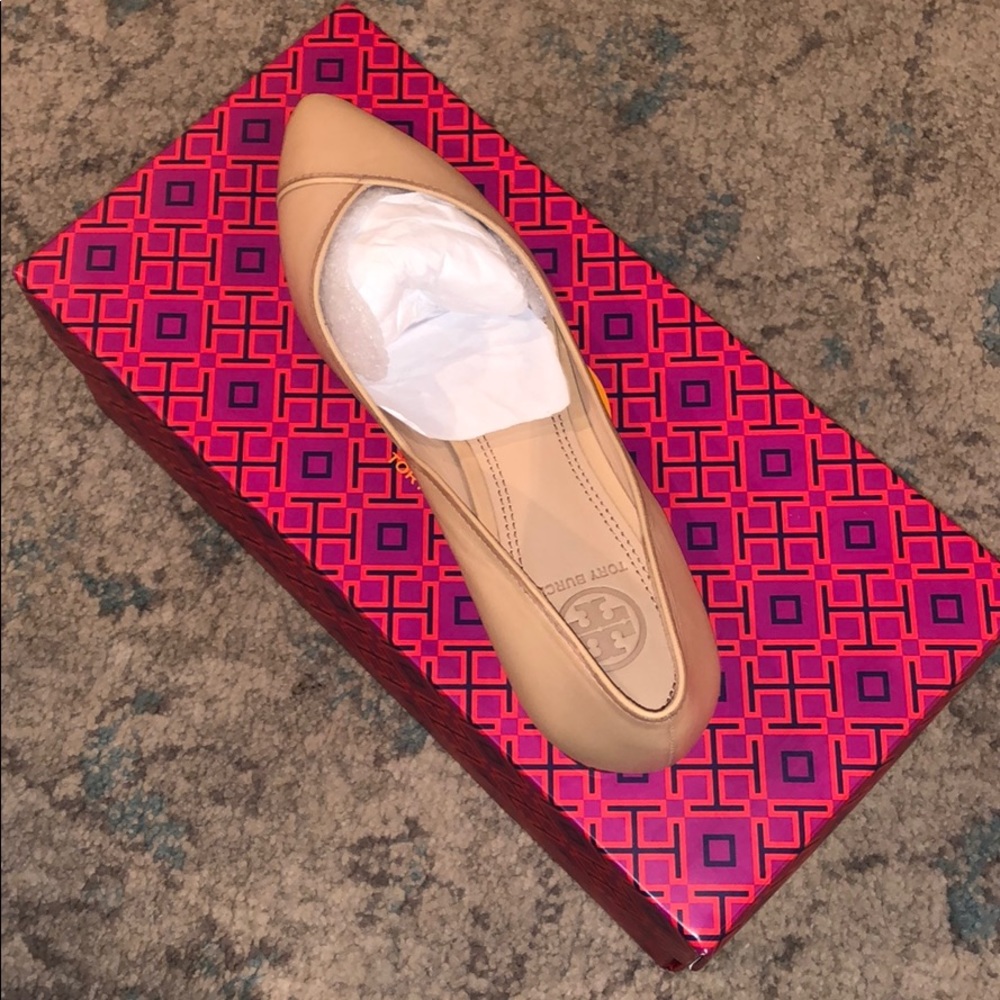 Tory Burch nude leather flats